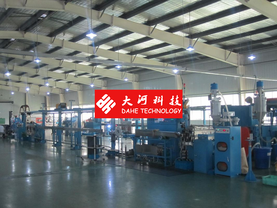 Power Wire Plastic Extrusion Line , 1000mm Pay Off Bobbin With Horizontal Accumulator