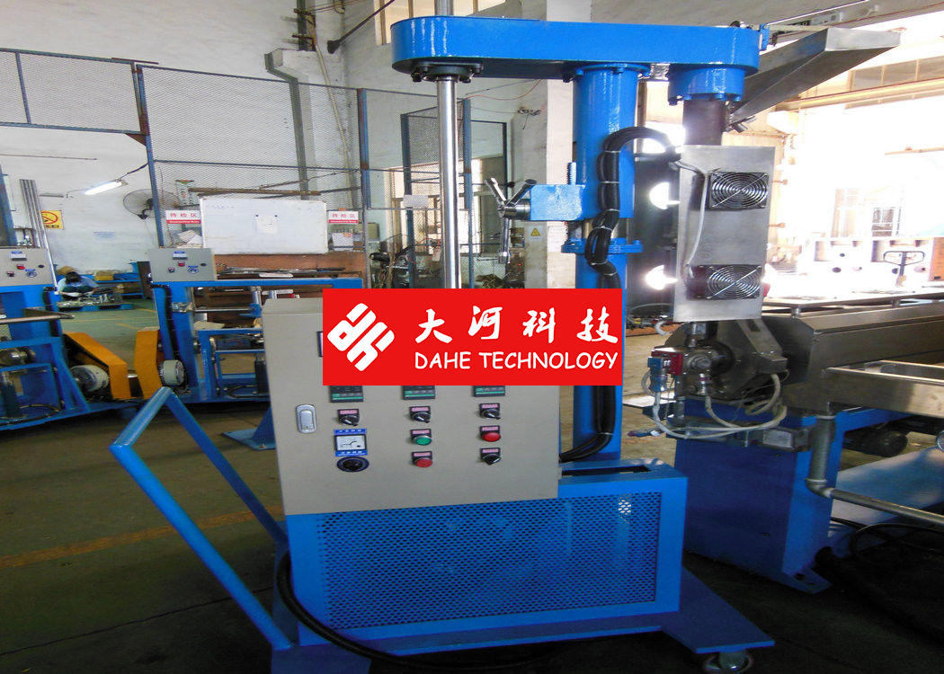 500M / Min Plastic Extrusion Line , Photovoltaic Movable Plastic Injection Machine