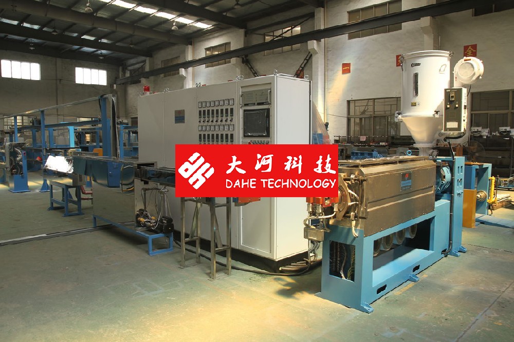 Sky Blue Wire Extruder Machine For Low Smoking Halogen - Free Wire