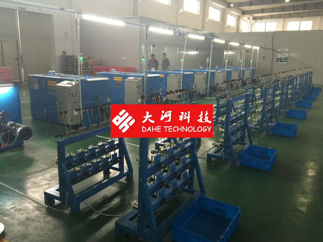 Belt Drive Wire Twister Machine / Wire Extrusion Machine Easy To Operate
